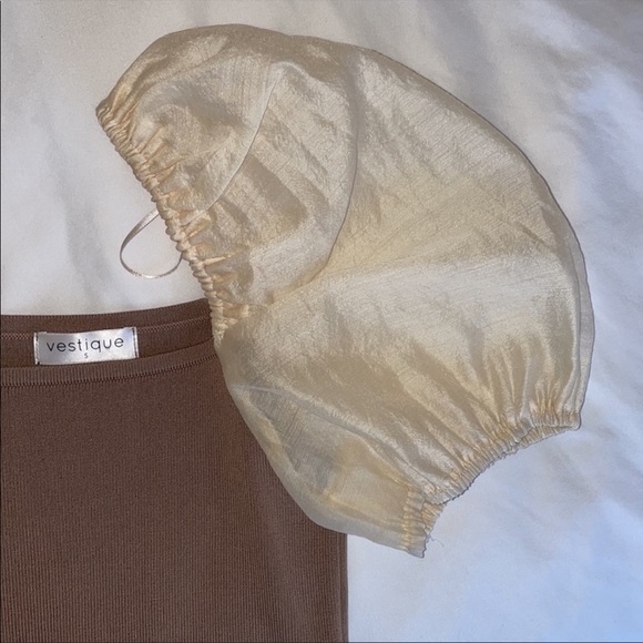 Vestique Puff Sleeve Top - Picture 4 of 5